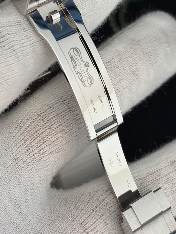 ロレックス エクスプローラー 12427（高級時計）の商品画像 - 査定依頼日：2026年3月14日 - 最高査定価格：1,300,000円