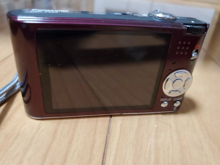 LUMIX　DMCFX60バイオレット（カメラ）の商品画像 - 査定依頼日：2026年4月18日 - 最高査定価格：1,500円