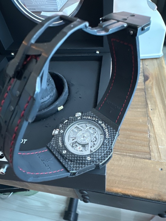 ウブロ ビックバン 411.QX.1170.（高級時計）の商品画像 - 査定依頼日：2025年7月25日 - 最高査定価格：1,300,000円