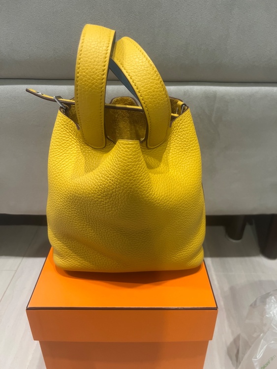 ピコタンエクラ　C刻印（ブランドバッグ）の商品画像 - 査定依頼日：2025年12月25日 - 最高査定価格：350,000円