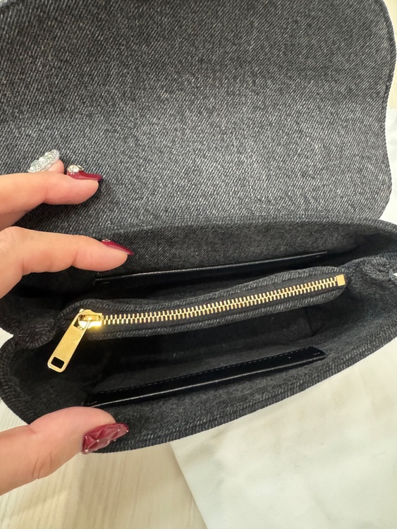 TEEN NINO BAG IN DENIM（ブランドバッグ）の商品画像 - 査定依頼日：2026年9月20日 - 最高査定価格：250,000円