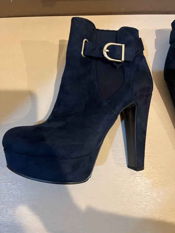 ブーツ、（古着・ファッション）の商品画像 - 査定依頼日：2026年2月5日 - 最高査定価格：100,000円