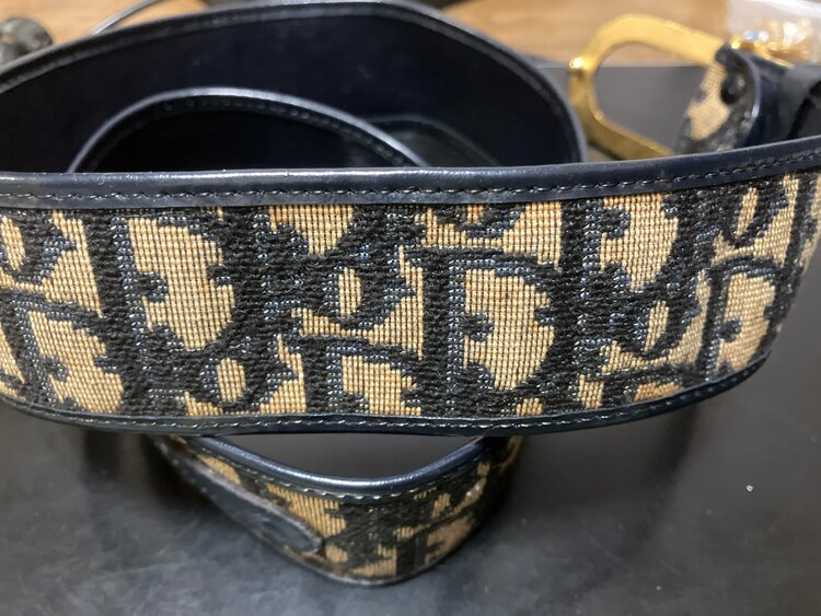 クリスチャンディオールのベルト（ブランド財布・小物）の商品画像 - 査定依頼日：2024年1月23日 - 最高査定価格：7,000円