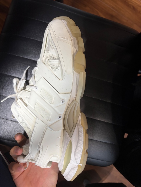 バレンシアガ  （ブランドバッグ）の商品画像 - 査定依頼日：2025年12月12日 - 最高査定価格：25,000円