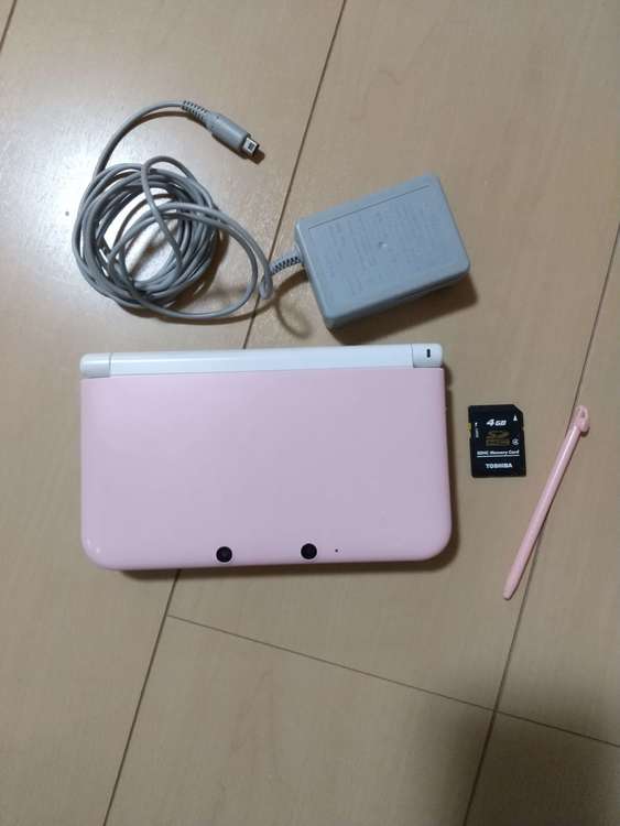 3DSLL（ゲーム機本体・ゲームソフト）の商品画像 - 査定依頼日：2022年8月18日 - 最高査定価格：8,000円