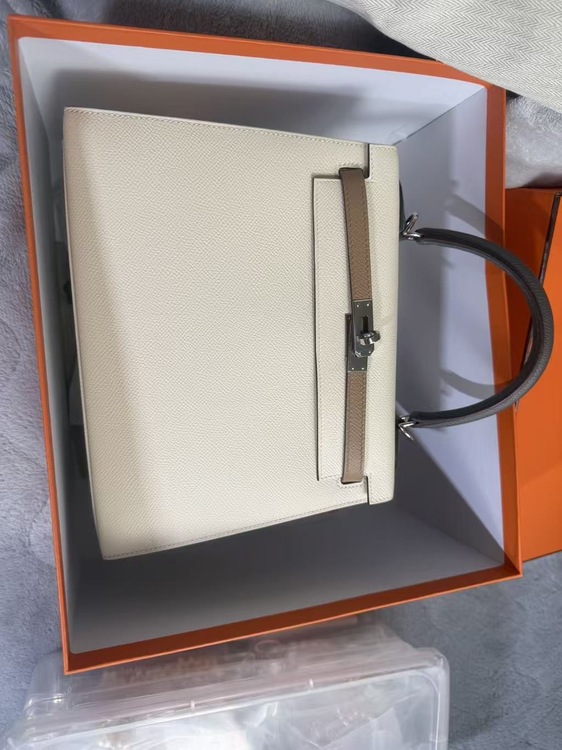 エルメス ケリー （ブランドバッグ）の商品画像 - 査定依頼日：2026年2月9日 - 最高査定価格：3,000,000円