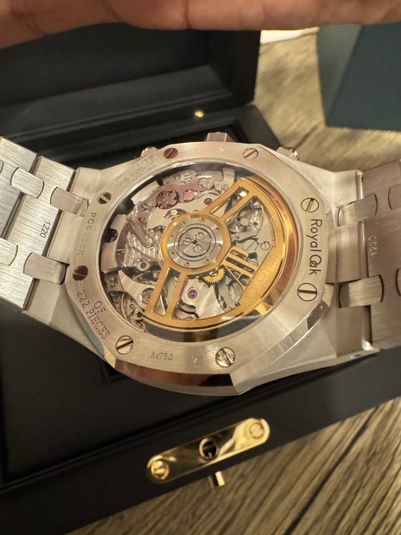 オーデマピゲ ロイヤルオーク （高級時計）の商品画像 - 査定依頼日：2025年7月9日 - 最高査定価格：12,000,000円