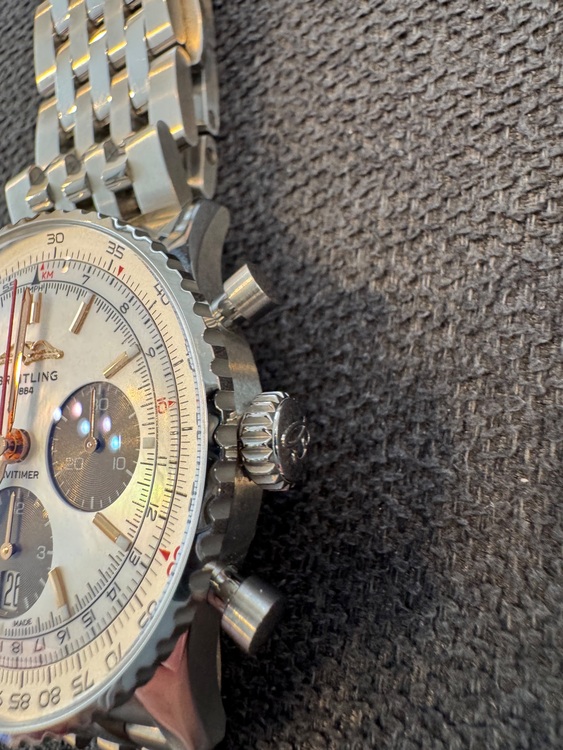 ブライトリング ナビタイマー ブB01 41 クロノグラフ ジャパンエディション （高級時計）の商品画像 - 査定依頼日：2025年9月5日 - 最高査定価格：820,000円