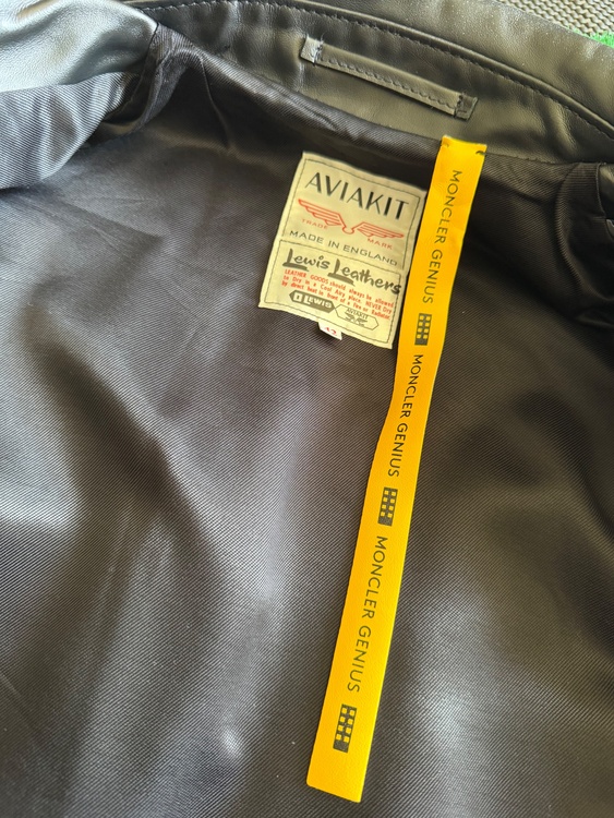 MONCLER × Lewis Leathers × FRAGMENT DESI（古着・ファッション）の商品画像 - 査定依頼日：2026年2月9日 - 最高査定価格：210,000円