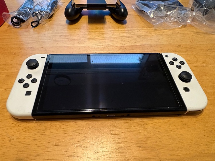 Nintendo  Switch 有機ELモデル（ゲーム機本体・ゲームソフト）の商品画像 - 査定依頼日：2025年12月16日 - 最高査定価格：15,500円