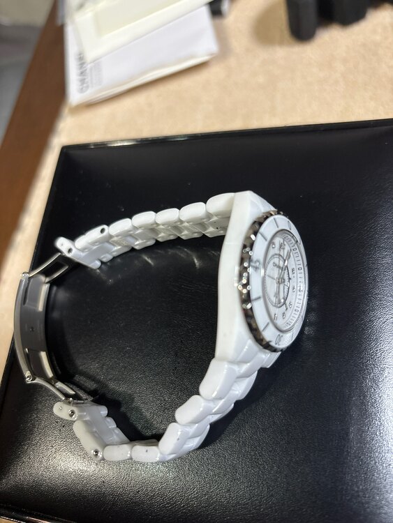 シャネル J12 H162（高級時計）の商品画像 - 査定依頼日：2025年3月23日 - 最高査定価格：400,000円