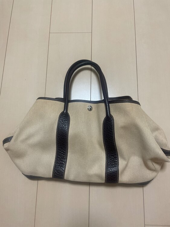 ガーデンパーティ（ブランドバッグ）の商品画像 - 査定依頼日：2025年3月6日 - 最高査定価格：35,000円