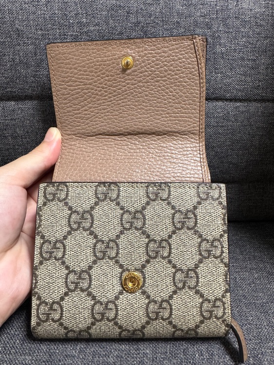 ダブルGバイカラーミディアムウォレット（ブランド財布・小物）の商品画像 - 査定依頼日：2025年10月14日 - 最高査定価格：15,000円