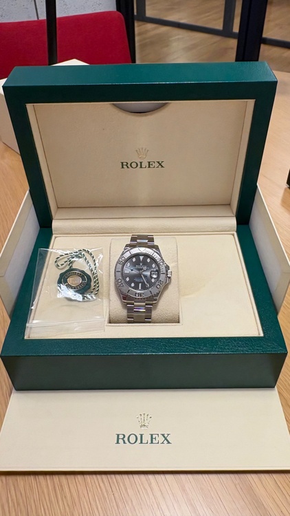 ヨットマスター　37mm（高級時計）の商品画像 - 査定依頼日：2026年4月11日 - 最高査定価格：1,920,000円