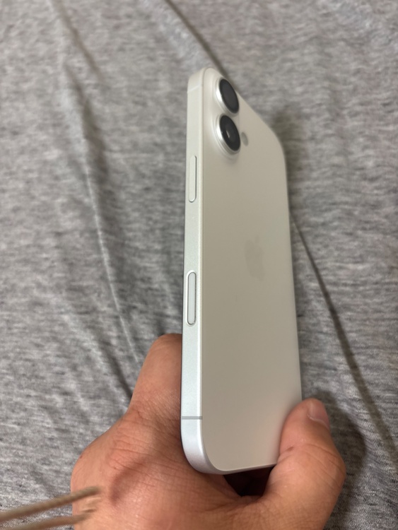 iPhone17（スマホ）の商品画像 - 査定依頼日：2026年8月10日 - 最高査定価格：98,000円