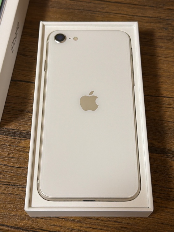 iPhone SE (第 3 世代) 64GB au（スマホ）の商品画像 - 査定依頼日：2026年3月8日 - 最高査定価格：20,000円