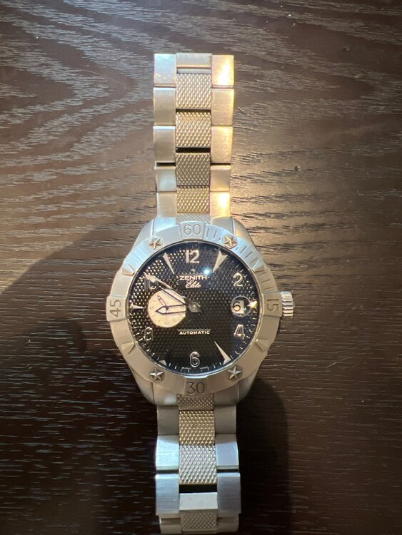 03.0516.680/21.M516（高級時計）の商品画像 - 査定依頼日：2025年3月6日 - 最高査定価格：300,000円