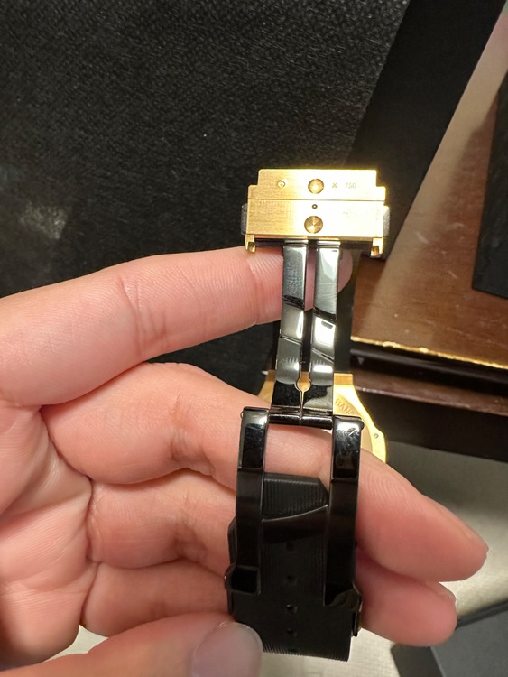 ウブロ ビックバン HU301.PX.1180.Rx（高級時計）の商品画像 - 査定依頼日：2025年11月26日 - 最高査定価格：2,200,000円