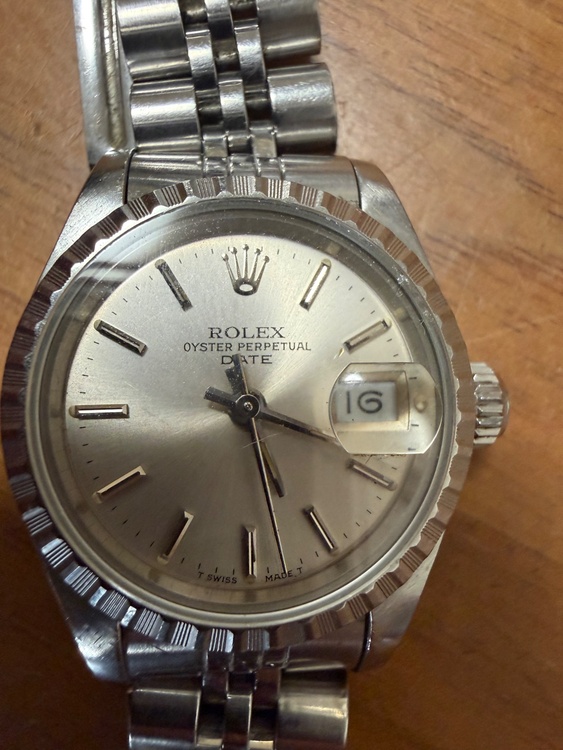 ROLEX オイスターパーペチュアル デイトジャスト Ref. 69174 26mm ステンレススチール＋ホワイトゴールドのフルーテッドベゼル シルバーダイヤル ジュビリーブレスレット（高級時計）の商品画像 - 査定依頼日：2026年9月24日 - 最高査定価格：800,000円