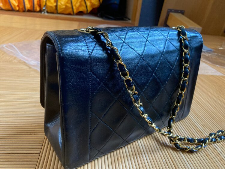 シャネル マトラッセ ダイアナフラップ（ブランドバッグ）の商品画像 - 査定依頼日：2024年12月30日 - 最高査定価格：220,000円