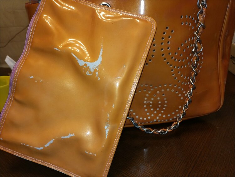 パンチングトリプルココ（ブランドバッグ）の商品画像 - 査定依頼日：2026年3月24日 - 最高査定価格：30,000円