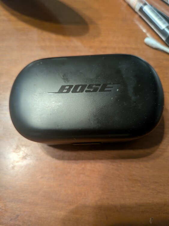BOSE quiet comfort ワイヤレスノイズキャンセリングヘッドフォン（オーディオ・スピーカー）の商品画像 - 査定依頼日：2026年5月3日 - 最高査定価格：100,000円