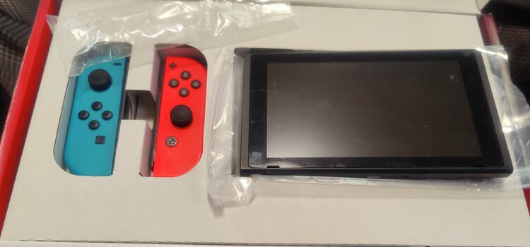 Switch（ゲーム機本体・ゲームソフト）の商品画像 - 査定依頼日：2026年5月11日 - 最高査定価格：11,000円