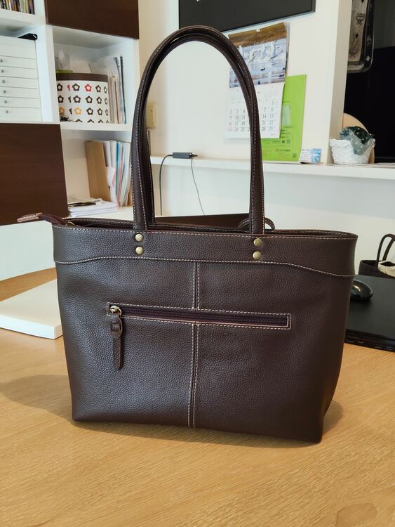 本牛革バック　ノーブランド（ブランドバッグ）の商品画像 - 査定依頼日：2025年11月2日 - 最高査定価格：100円