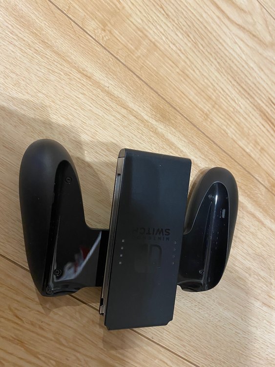 任天堂　SWITCH （ゲーム機本体・ゲームソフト）の商品画像 - 査定依頼日：2023年11月12日 - 最高査定価格：13,000円