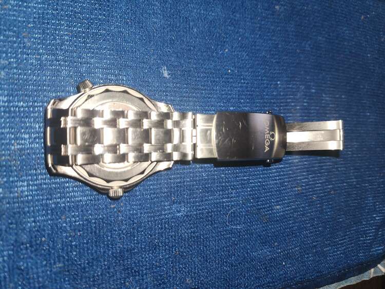 オメガ シーマスター シーマスター ダイバー 300M コーアクシャル マスター クロノメーター 42MM 210.30.42.20.01.001（高級時計）の商品画像 - 査定依頼日：2025年2月1日 - 最高査定価格：605,000円