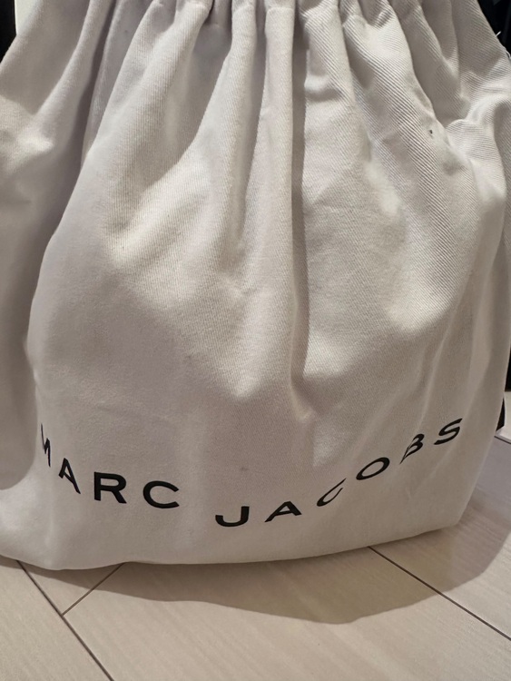 リュック　バックパック　デイバック（ブランドバッグ）の商品画像 - 査定依頼日：2025年11月24日 - 最高査定価格：2,000円