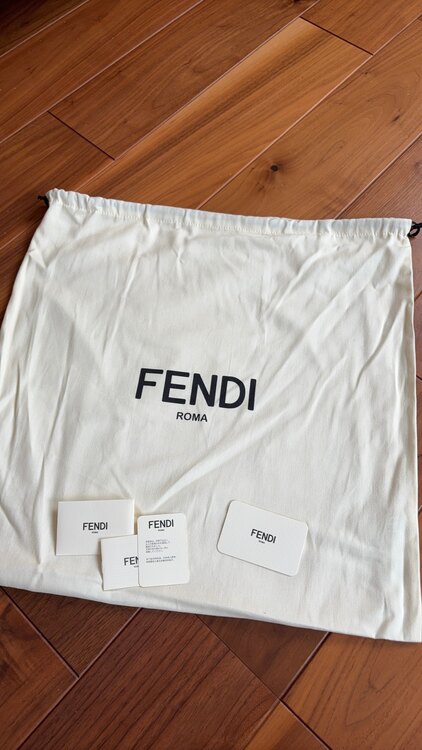 フェンディ  （ブランドバッグ）の商品画像 - 査定依頼日：2025年5月23日 - 最高査定価格：25,000円