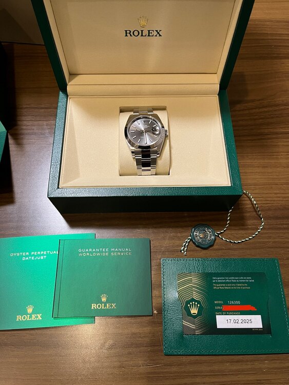 DJ41 スムース オイスター スレート（高級時計）の商品画像 - 査定依頼日：2025年2月17日 - 最高査定価格：1,350,000円