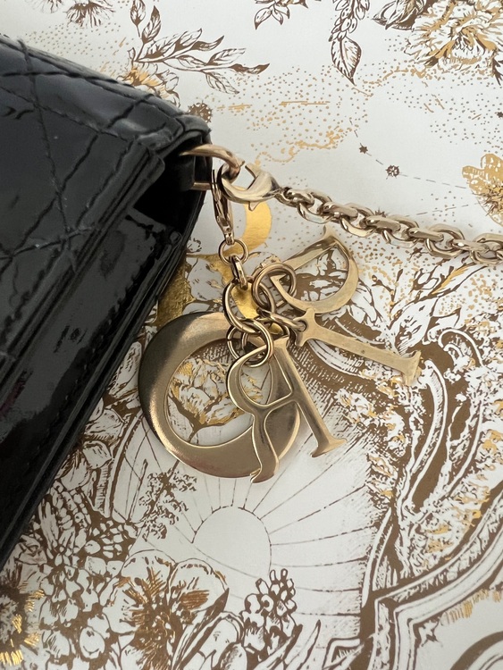 Lady Dior ポーチ（ブランド財布・小物）の商品画像 - 査定依頼日：2025年10月31日 - 最高査定価格：100,000円