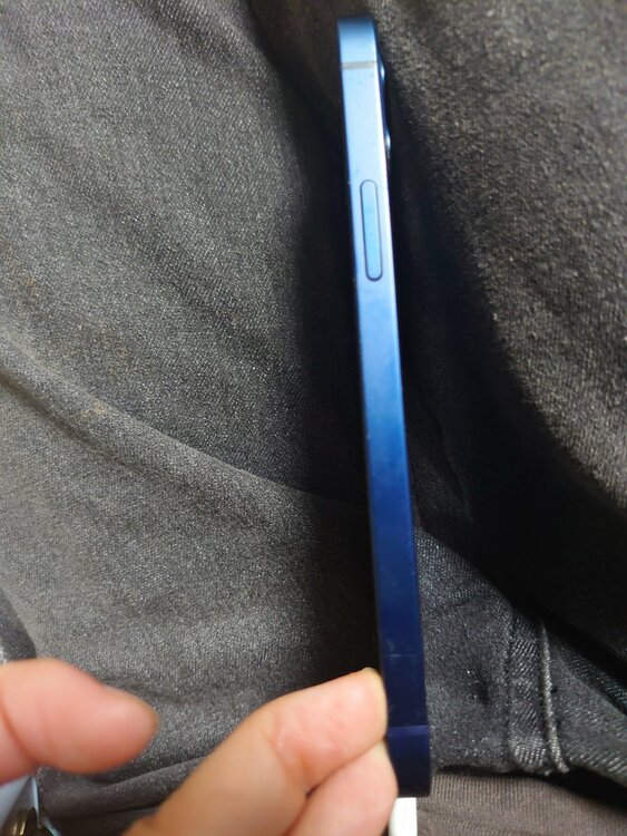 iPhone iPhone 12 64GB SIMフリー（スマホ）の商品画像 - 査定依頼日：2026年8月16日 - 最高査定価格：25,000円