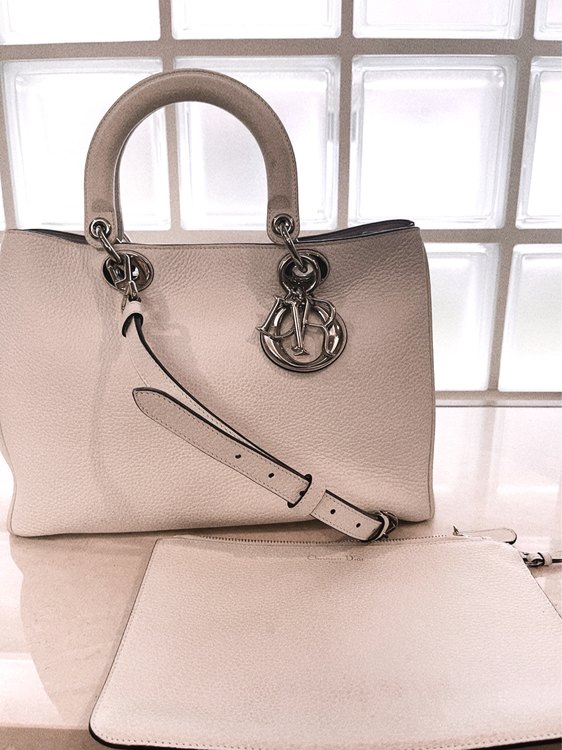 ディオール  （ブランドバッグ）の商品画像 - 査定依頼日：2023年3月20日 - 最高査定価格：250,000円