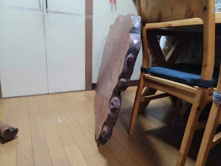 1枚板　ローテーブル（美術品・骨董品）の商品画像 - 査定依頼日：2026年1月25日 - 最高査定価格：1,000円