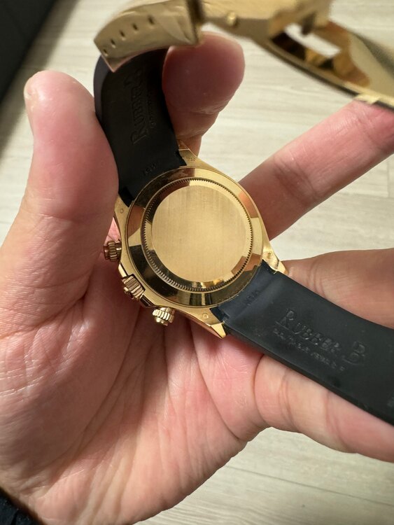 ロレックス デイトナ 116515ln かわべる（高級時計）の商品画像 - 査定依頼日：2025年1月8日 - 最高査定価格：5,080,000円