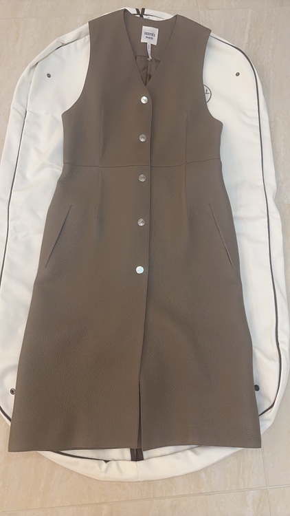 レザージレ　エトープ（古着・ファッション）の商品画像 - 査定依頼日：2025年11月24日 - 最高査定価格：5,000円