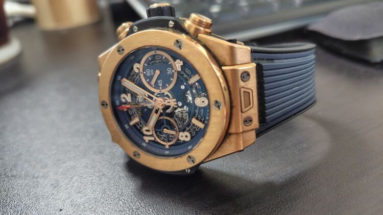 ビッグバンウニコ キングゴールド ブルー（高級時計）の商品画像 - 査定依頼日：2025年8月28日 - 最高査定価格：2,500,000円