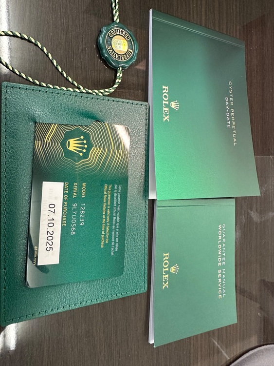 ロレックス デイデイト 12823（高級時計）の商品画像 - 査定依頼日：2025年10月8日 - 最高査定価格：5,930,000円