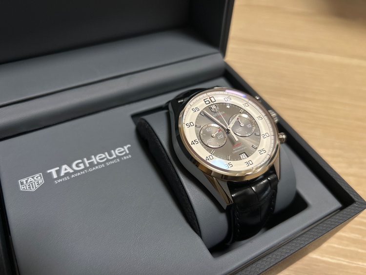 タグホイヤー カレラ CAR2B1（高級時計）の商品画像 - 査定依頼日：2025年6月21日 - 最高査定価格：330,000円