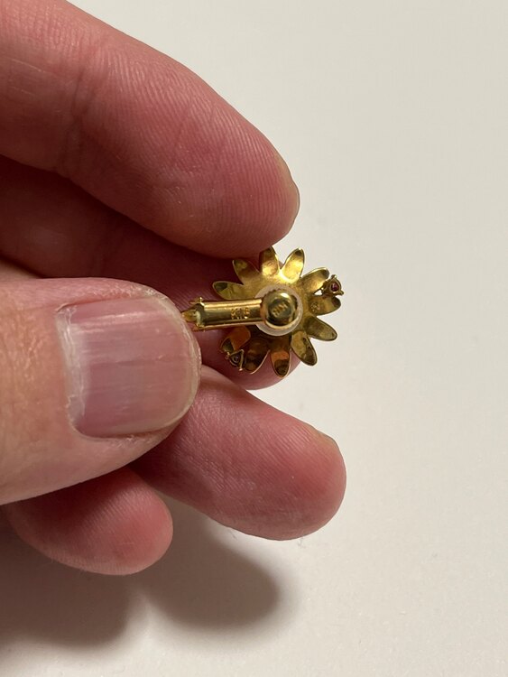 18Kイヤリング（金・貴金属）の商品画像 - 査定依頼日：2024年1月10日 - 最高査定価格：35,000円