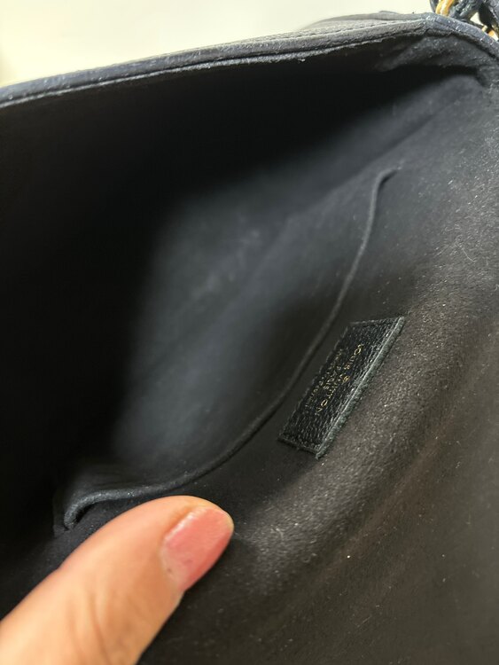 アンプラント　ジュノ（ブランドバッグ）の商品画像 - 査定依頼日：2025年3月31日 - 最高査定価格：180,000円