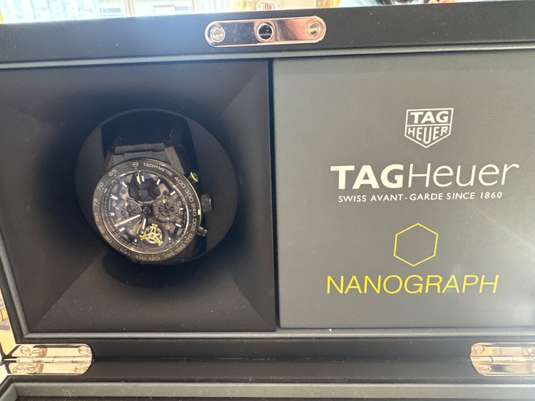 タグホイヤー カレラ 7ZFF jNWC VBLy（高級時計）の商品画像 - 査定依頼日：2025年12月27日 - 最高査定価格：1,250,000円