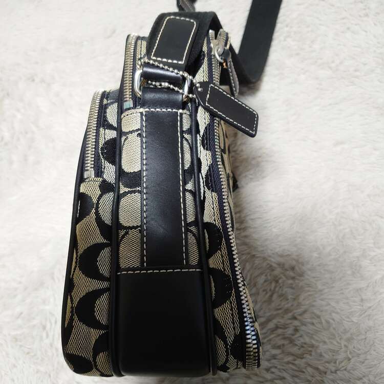 メンズ　ショルダーバッグ（ブランドバッグ）の商品画像 - 査定依頼日：2025年1月27日 - 最高査定価格：2,000円