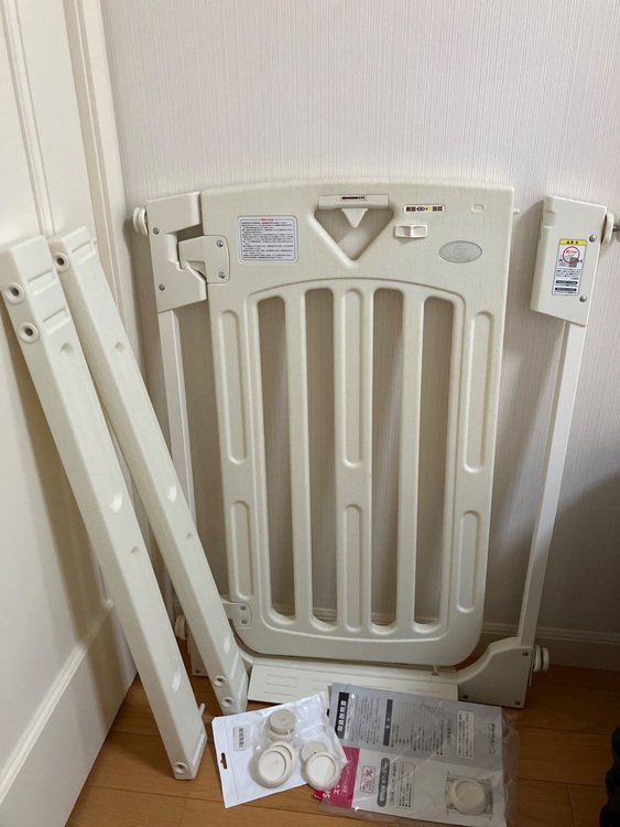 日本育児 ベビーゲート/ペットゲート スマートゲイトII ミルキー 扉付き （ベビー用品）の商品画像 - 査定依頼日：2025年6月28日 - 最高査定価格：2,000円