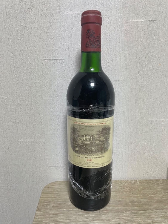 シャトーラフィットロートシルト　1982年（お酒）の商品画像 - 査定依頼日：2026年6月3日 - 最高査定価格：115,000円
