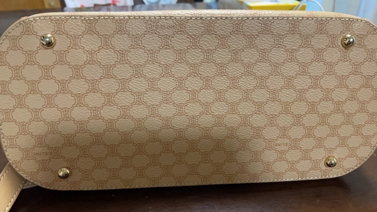 セリーヌ  （ブランドバッグ）の商品画像 - 査定依頼日：2025年8月30日 - 最高査定価格：35,000円