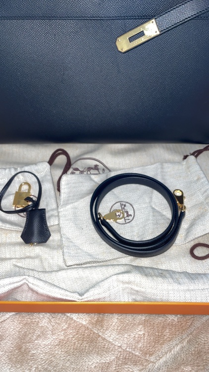 ケリー35 ◻︎L（ブランドバッグ）の商品画像 - 査定依頼日：2026年3月30日 - 最高査定価格：1,400,000円